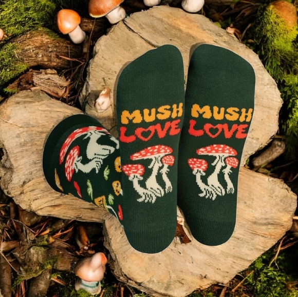 Mush Love whimsical socks - Picture 4 of 4
